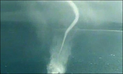 Increíbles tornados de Agua en Australia | Noticias de Buenaventura, Colombia y el Mundo