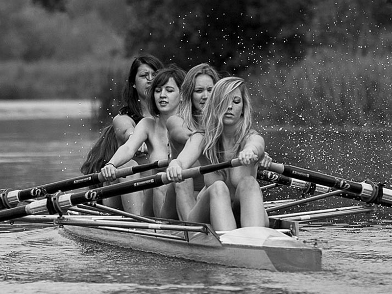 Chicas del Warwick Rowing en calendario benéfico
